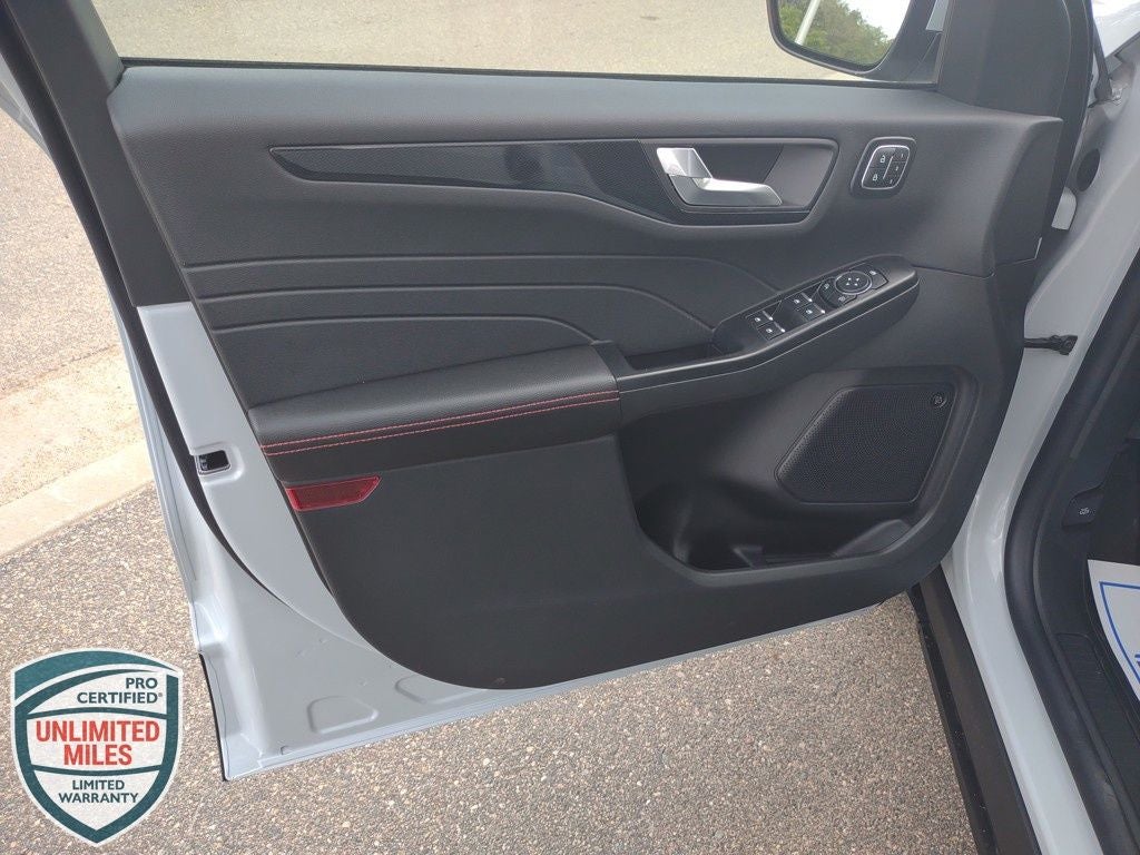 2025 Ford Escape Hybrid ST-Line Select