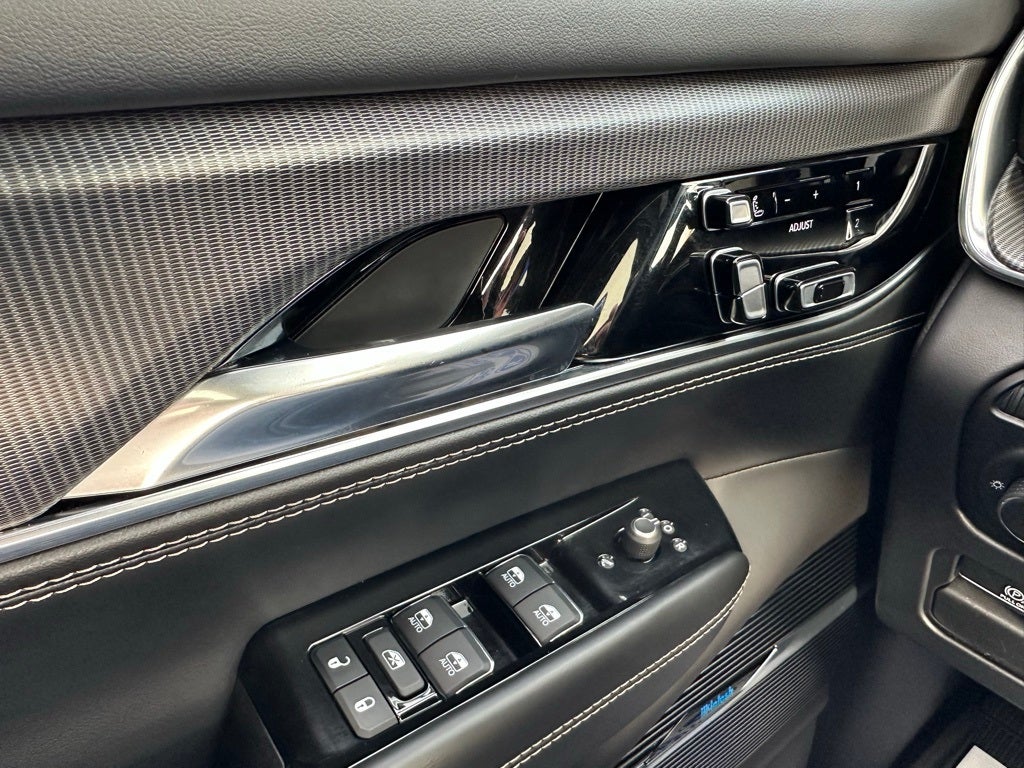 2022 Jeep Grand Wagoneer Series II